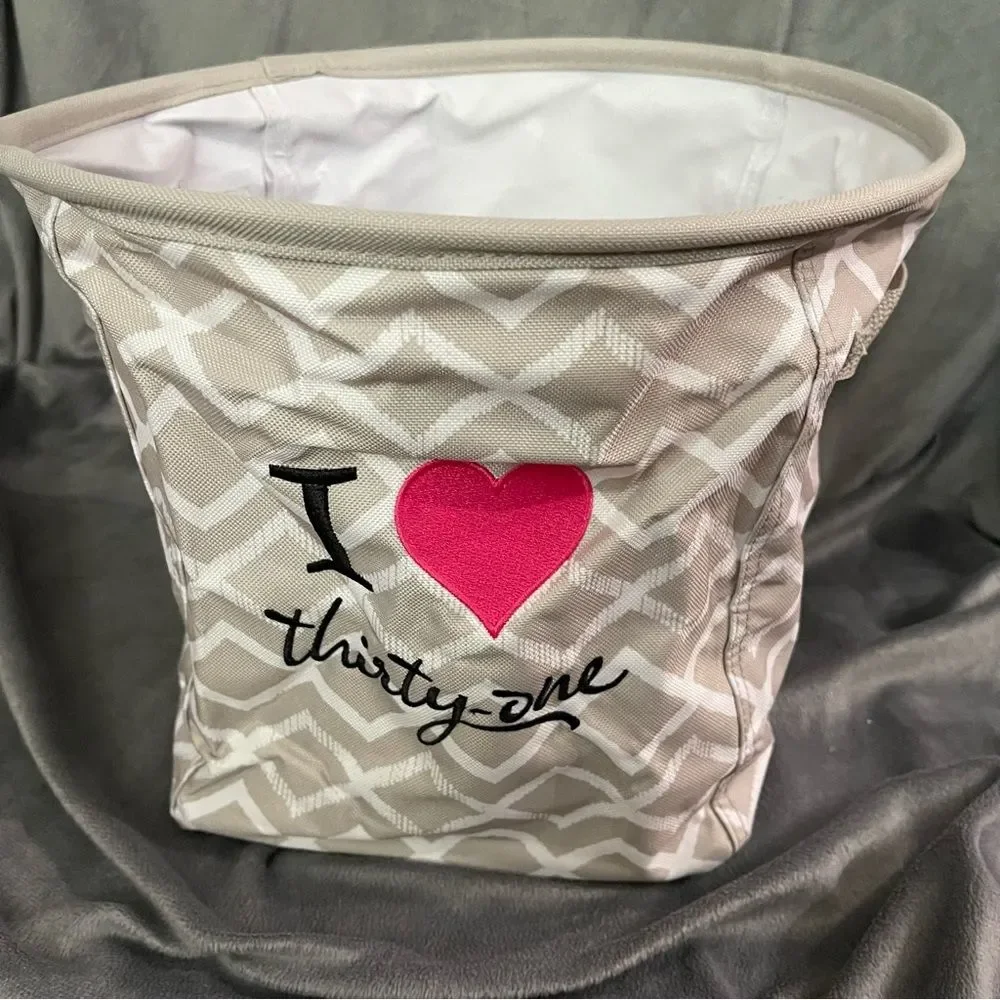 Thirty-One Mini Storage Bin in Dashing Diamond w/ I ❤️ thirty one